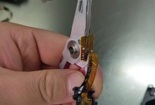 日立硬盘磁头更换方法详解（学习如何正确更换日立硬盘磁头，保护数据安全与恢复效能）
